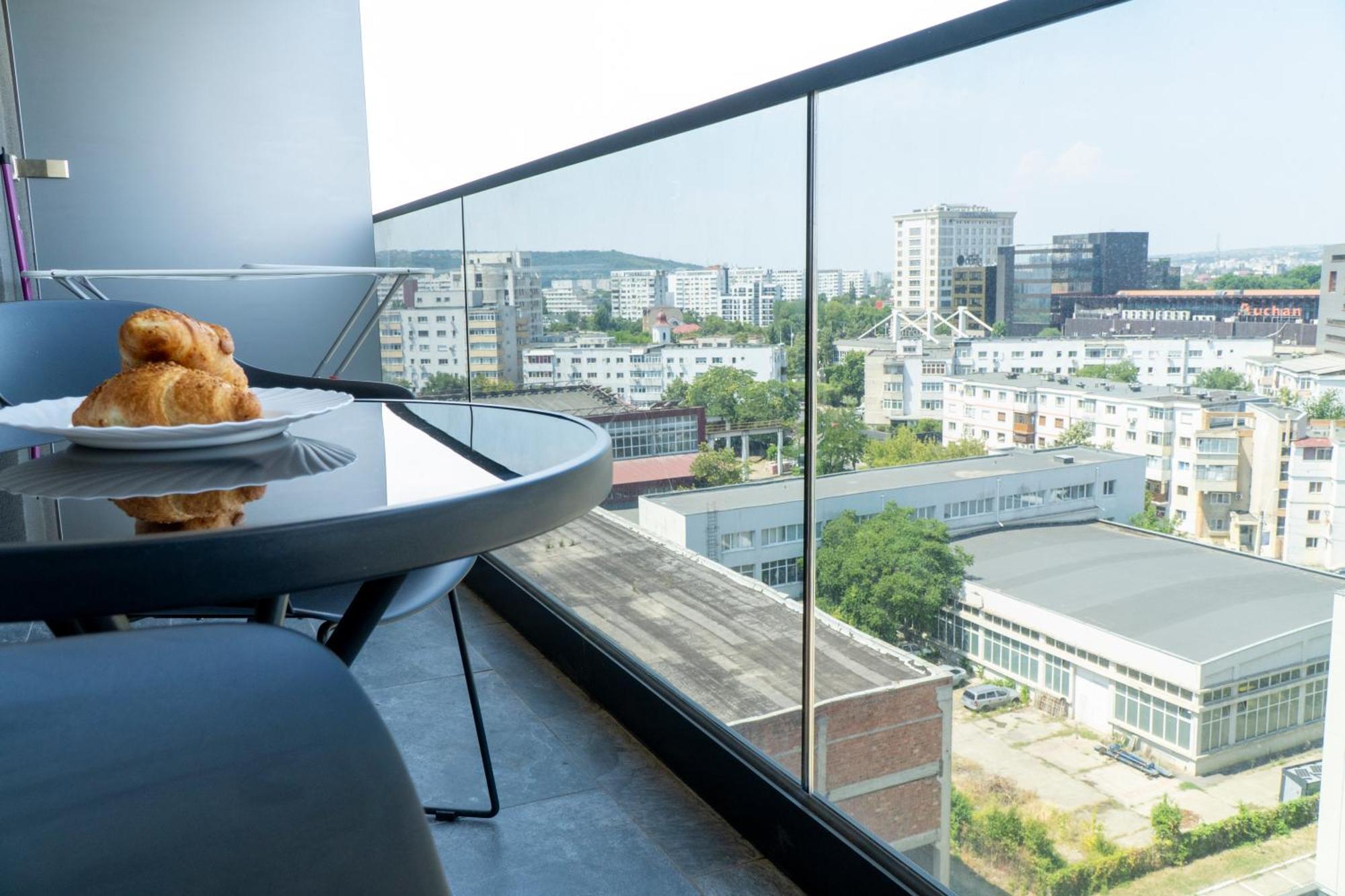 Center Apartment Palas Mall View Yaş Dış mekan fotoğraf